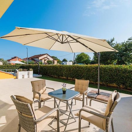 Villa Petra S Bazenom, Rostiljem I Parkingom Zadar Exterior foto