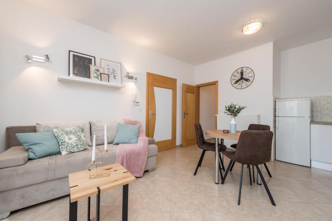 Villa Petra S Bazenom, Rostiljem I Parkingom Zadar Exterior foto