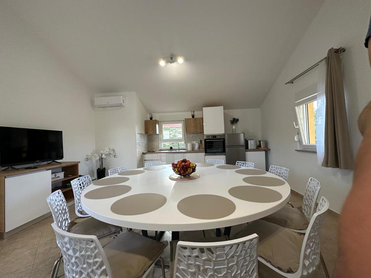 Villa Petra S Bazenom, Rostiljem I Parkingom Zadar Exterior foto